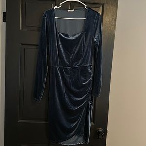 Blue velvet long sleeve dress